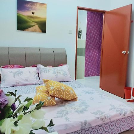 Casa Inderaloka Pantai Batu Buruk Apartment Kuala Terengganu Exterior photo