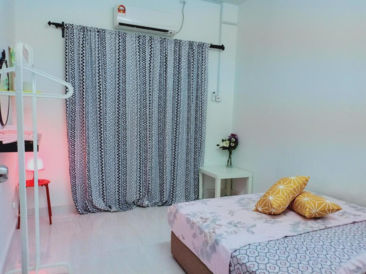 Casa Inderaloka Pantai Batu Buruk Apartment Kuala Terengganu Exterior photo